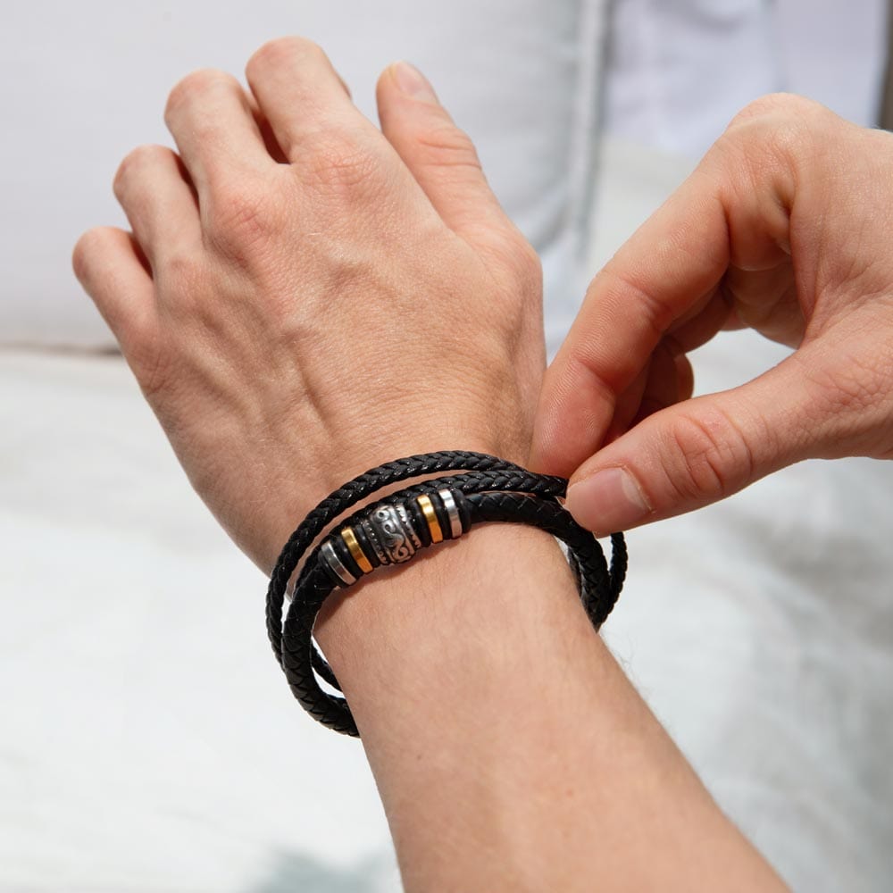 Gift for Men, Men's Bracelet Composed of Stainless Steel And Vegan Leather - Journey of Life